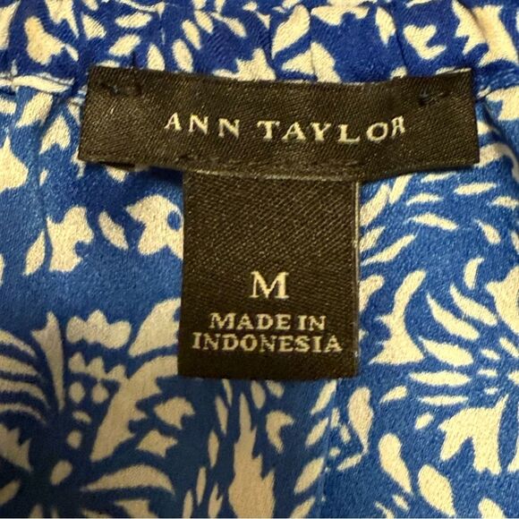 Ann Taylor Sleeveless Top Blouse Blue White Pattern Tie at Shoulder Medium - Picture 5 of 7